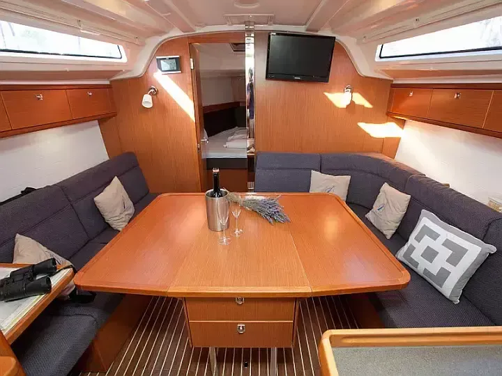 Bavaria Cruiser 37 | Gospoja