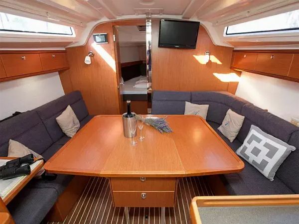 Bavaria Cruiser 37 | Gospoja