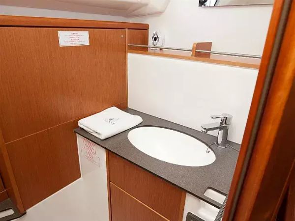 Bavaria Cruiser 37 | Gospoja
