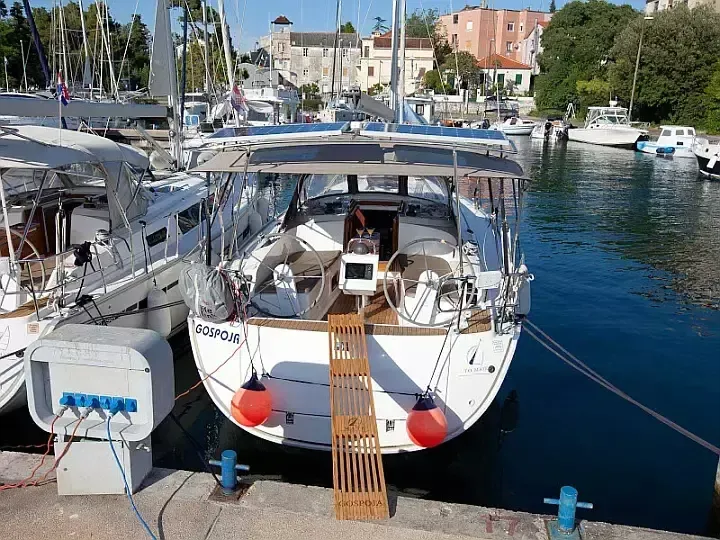 Bavaria Cruiser 37 | Gospoja