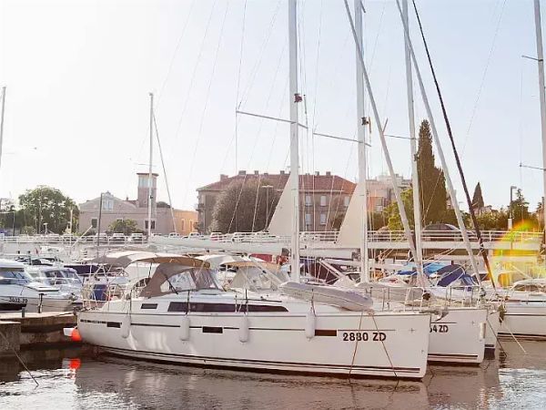 Bavaria Cruiser 37 | Gospoja