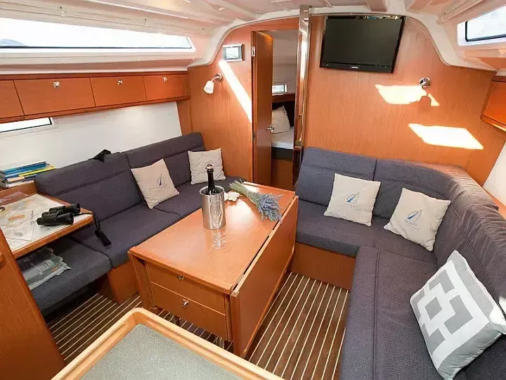 Bavaria Cruiser 37 | Gospoja