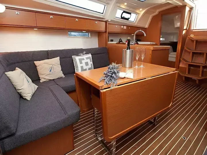 Bavaria Cruiser 37 | Gospoja
