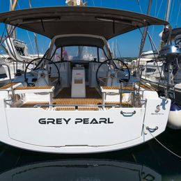 Beneteau Oceanis 38 | Grey Pearl