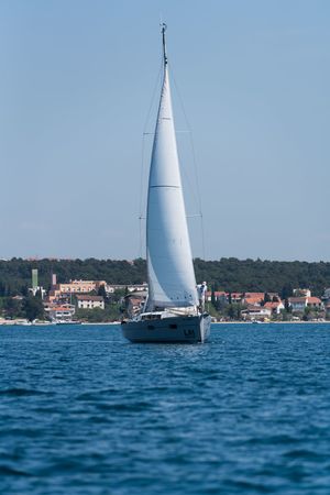 Beneteau Oceanis 38 | Grey Pearl