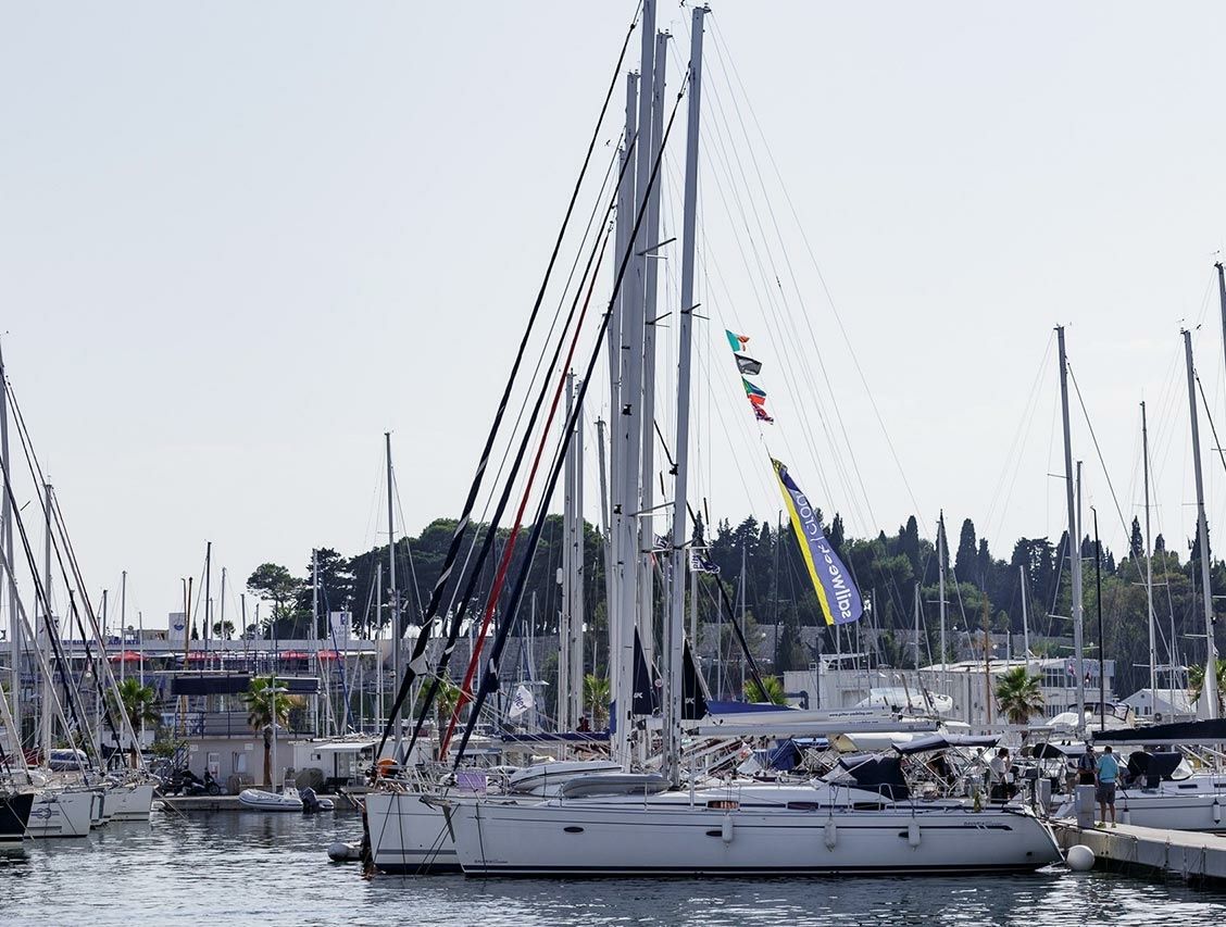 Bavaria 42 Cruiser | Lady Clam