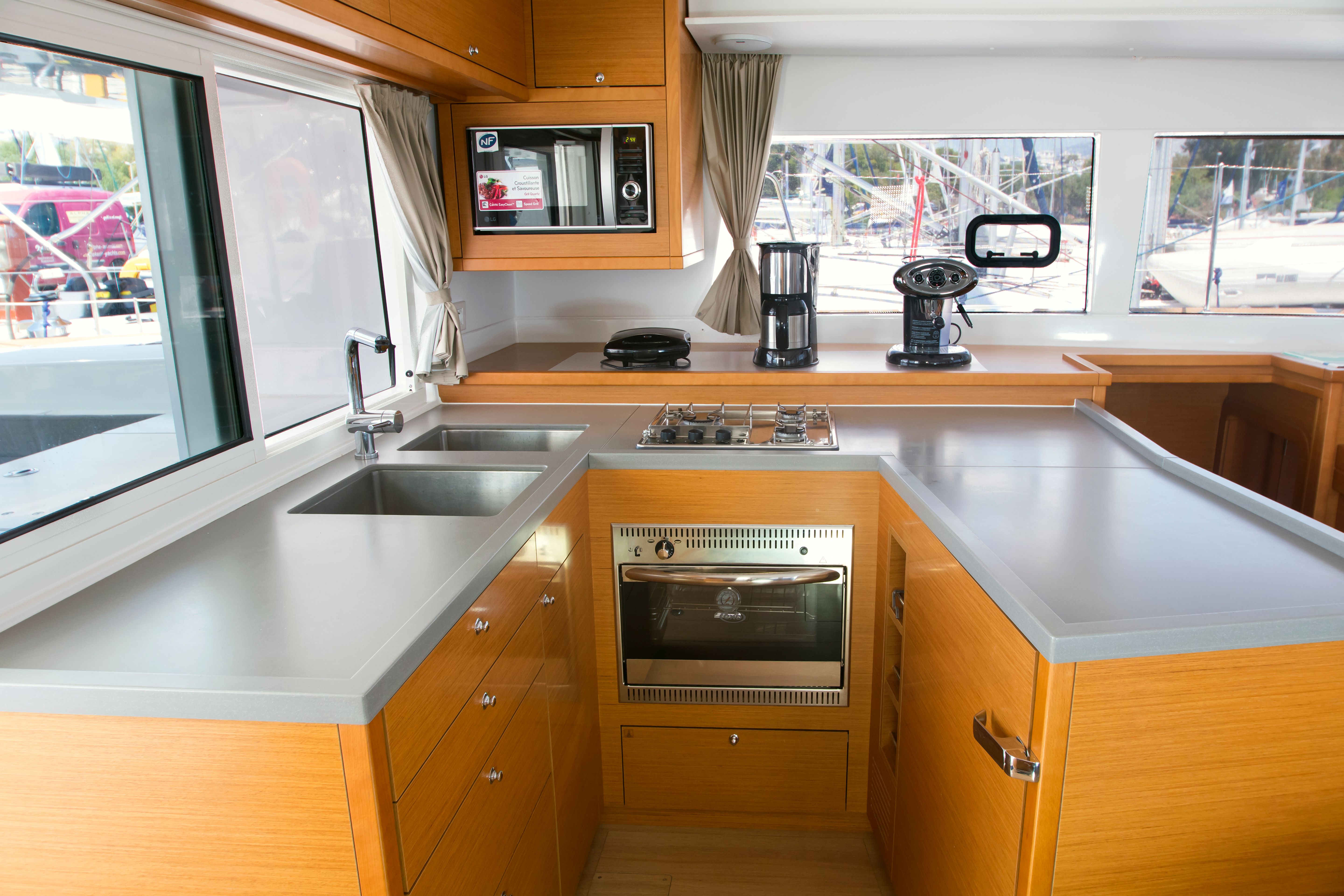 Lagoon 450 F | Hydra 8
