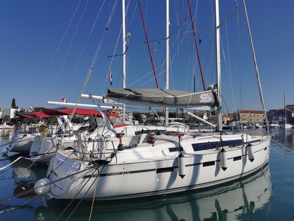 Bavaria Cruiser 41S | Rebel Rebel