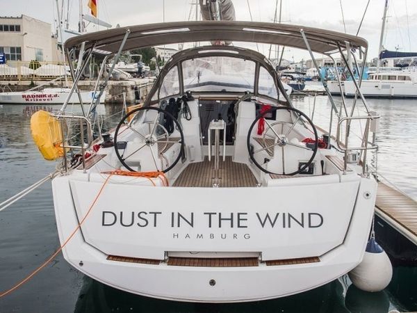 Jeanneau Sun Odyssey 389 | Dust in the Wind