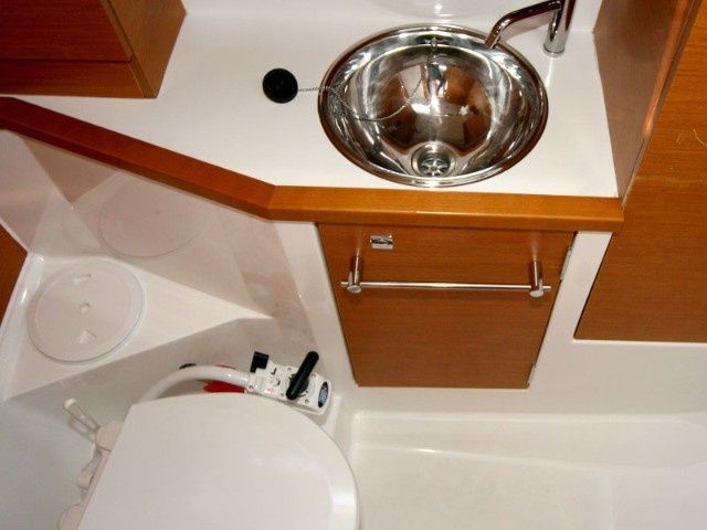 Jeanneau Sun Odyssey 389 | Tequila Sunrise