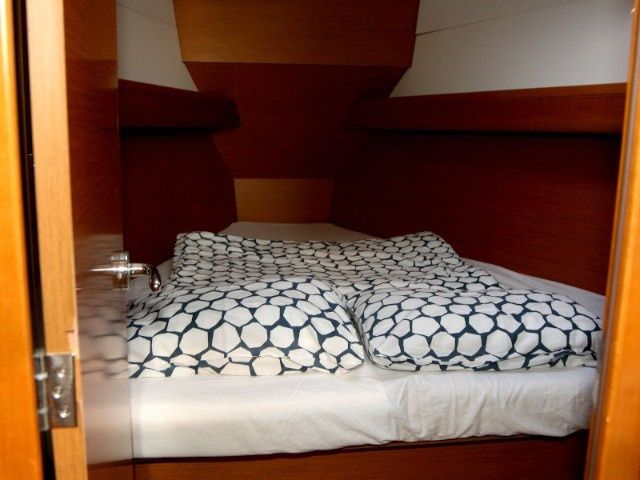 Jeanneau Sun Odyssey 389 | Tequila Sunrise