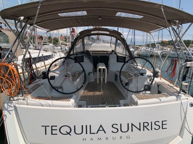 Jeanneau Sun Odyssey 389 | Tequila Sunrise
