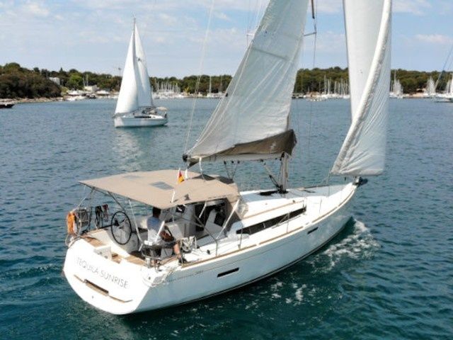 Jeanneau Sun Odyssey 389 | Tequila Sunrise