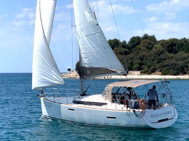 Jeanneau Sun Odyssey 389 | Tequila Sunrise