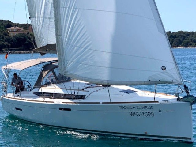 Jeanneau Sun Odyssey 389 | Tequila Sunrise