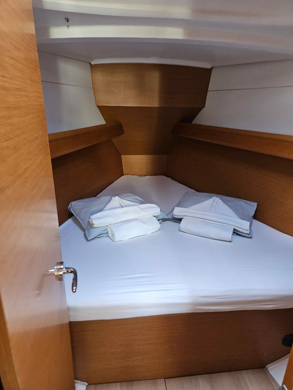 Jeanneau Sun Odyssey 389 | Tequila Sunrise