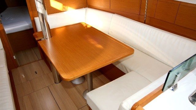 Jeanneau Sun Odyssey 389 | Ace of Spades