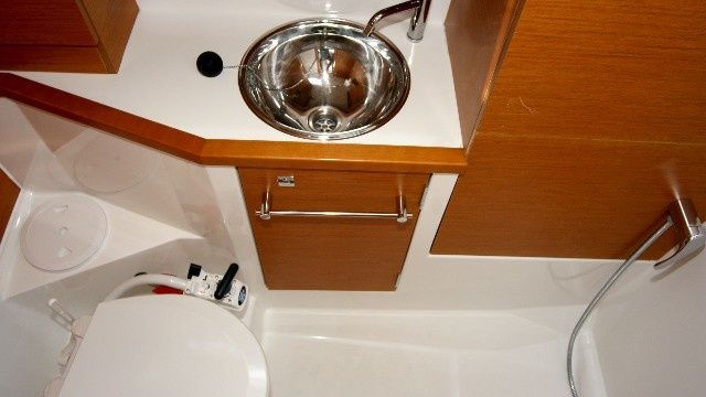 Jeanneau Sun Odyssey 389 | Ace of Spades