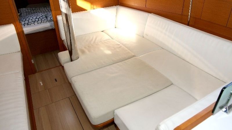 Jeanneau Sun Odyssey 389 | Ace of Spades