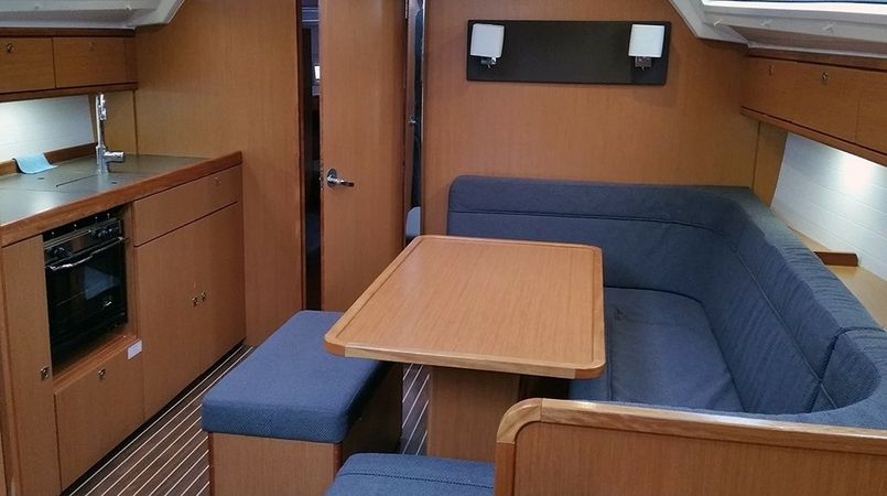 Bavaria Cruiser 41 | Fireball