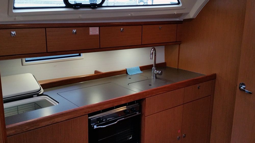 Bavaria Cruiser 41 | Fireball