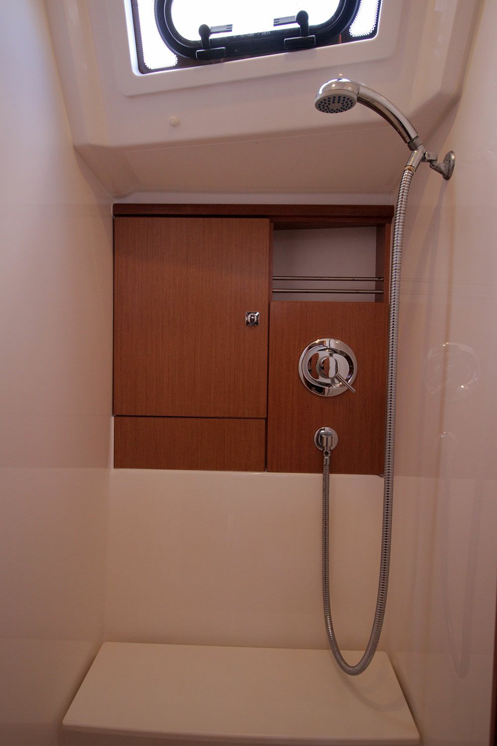 Bavaria Cruiser 46 | Lucy Ball