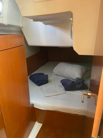 Beneteau Oceanis 38 | Caroline