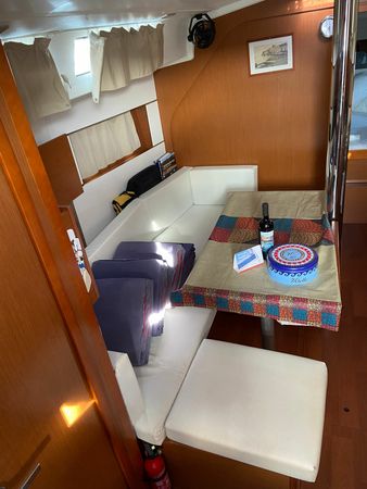 Beneteau Oceanis 38 | Caroline