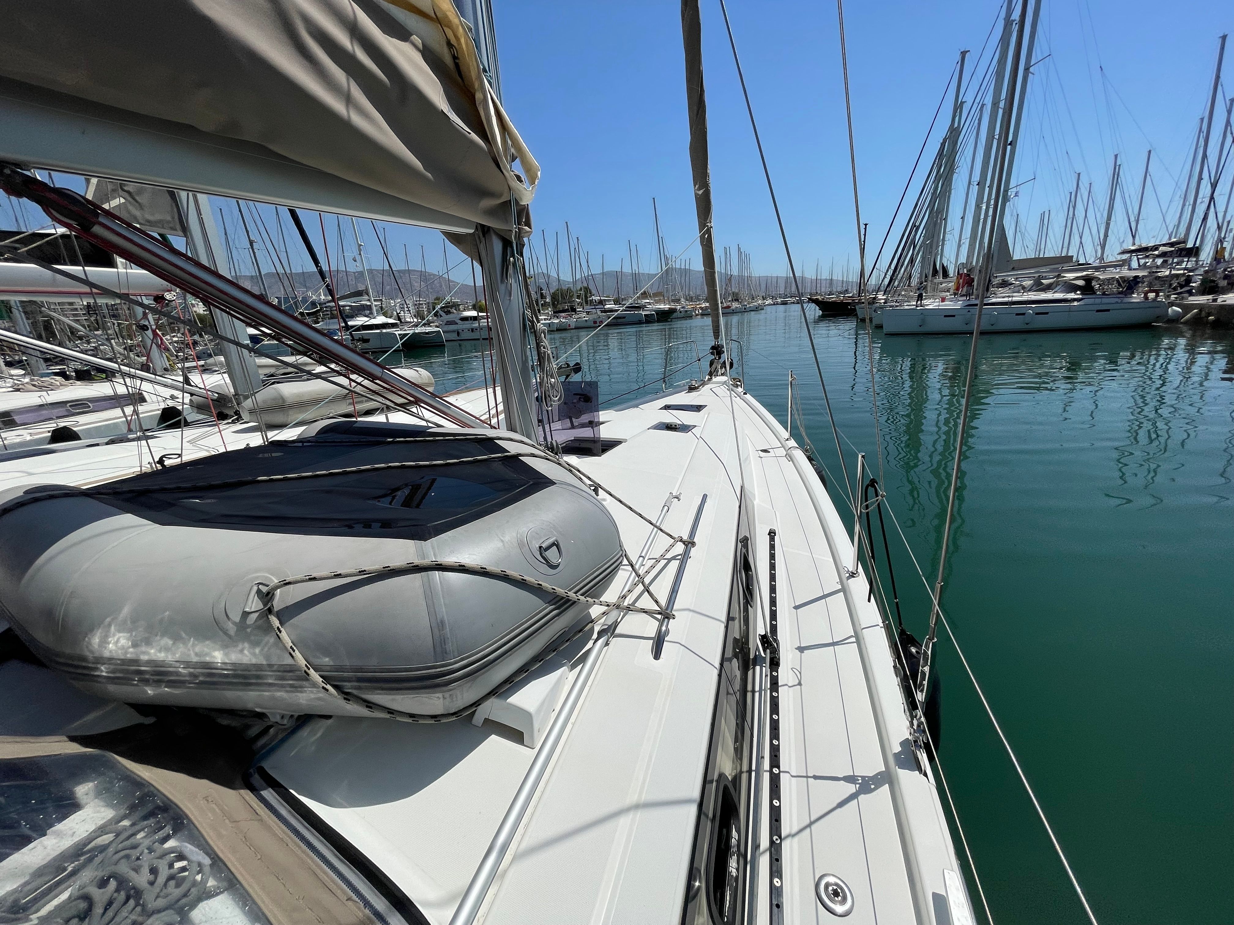 Beneteau Oceanis 41.1 | Black Lion