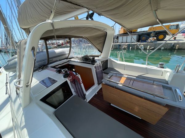 Beneteau Oceanis 41.1 | Black Lion