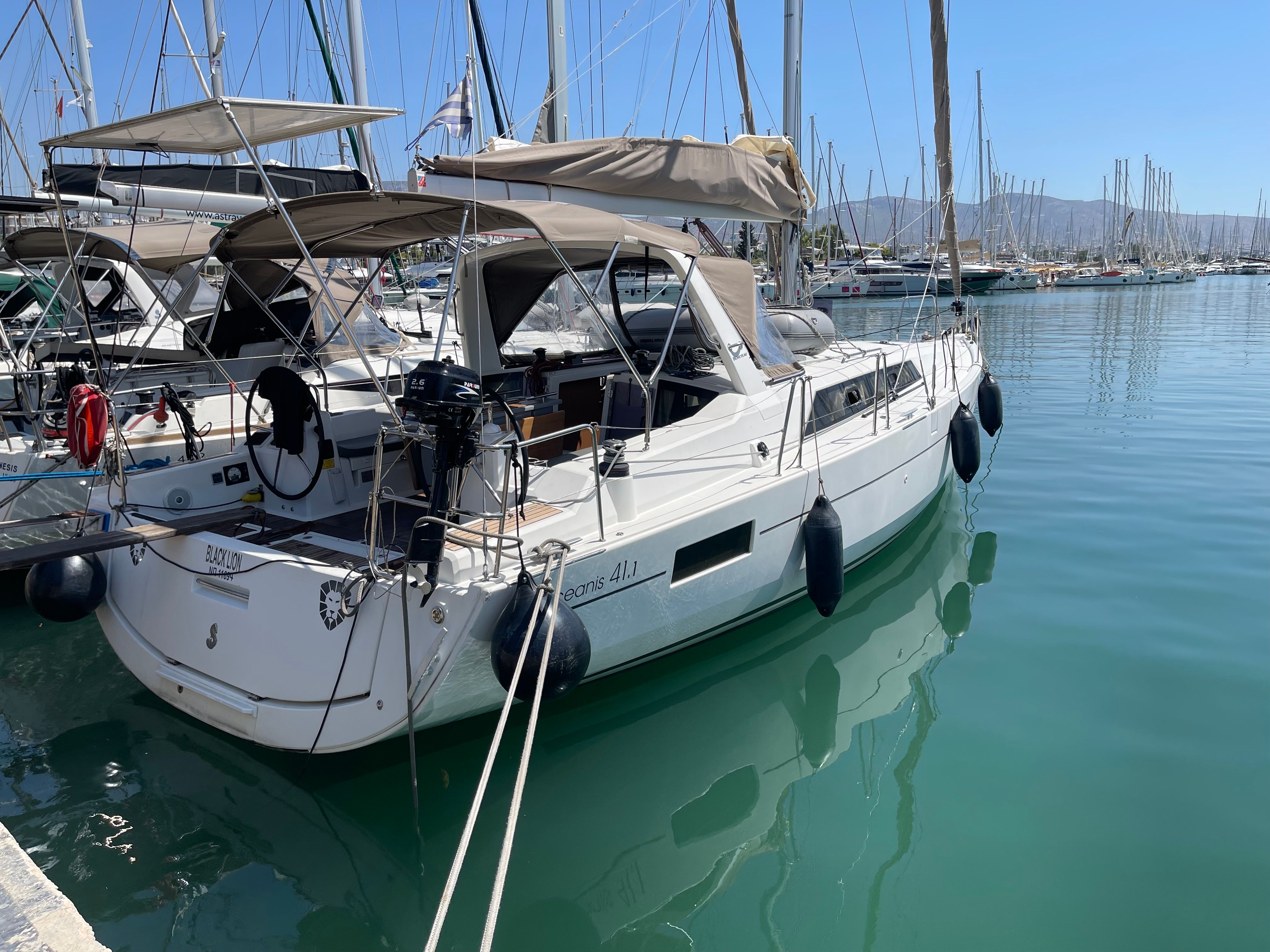 Beneteau Oceanis 41.1 | Black Lion