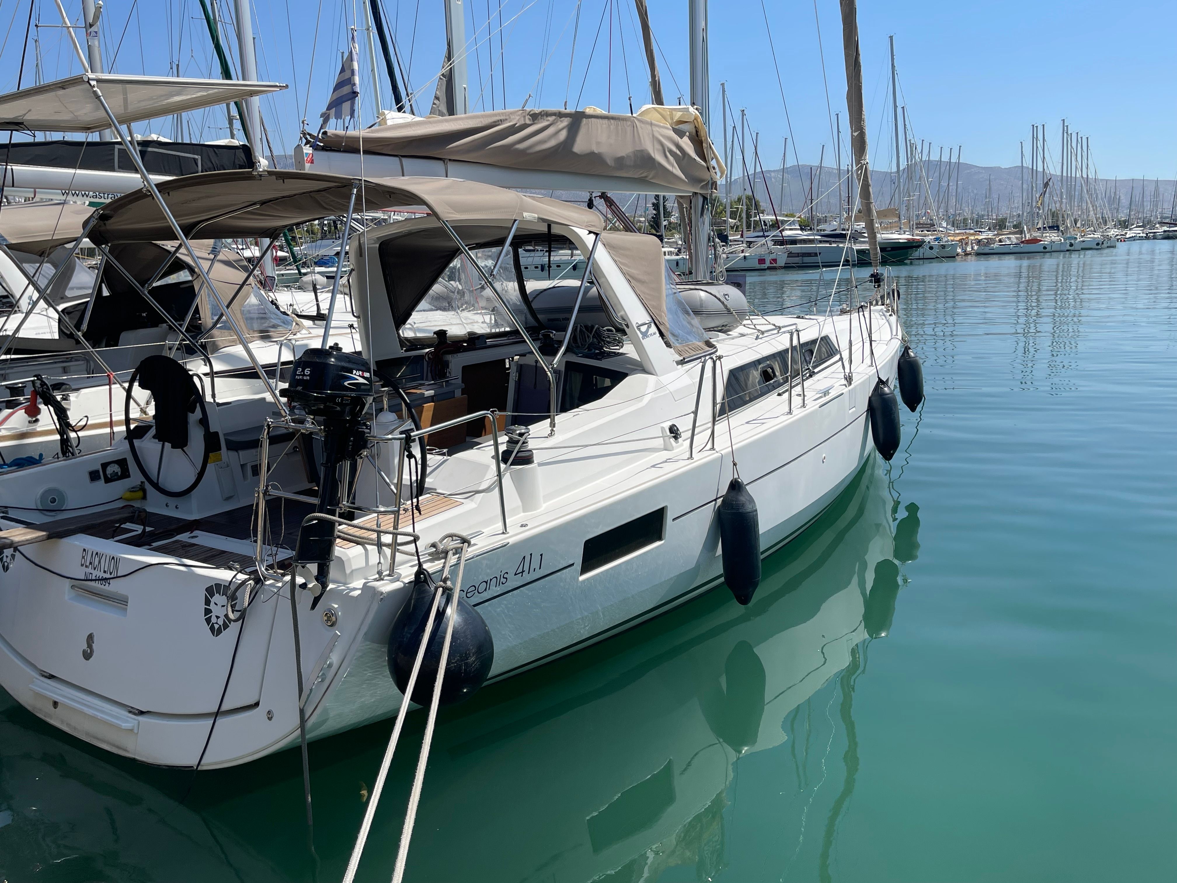Beneteau Oceanis 41.1 | Black Lion