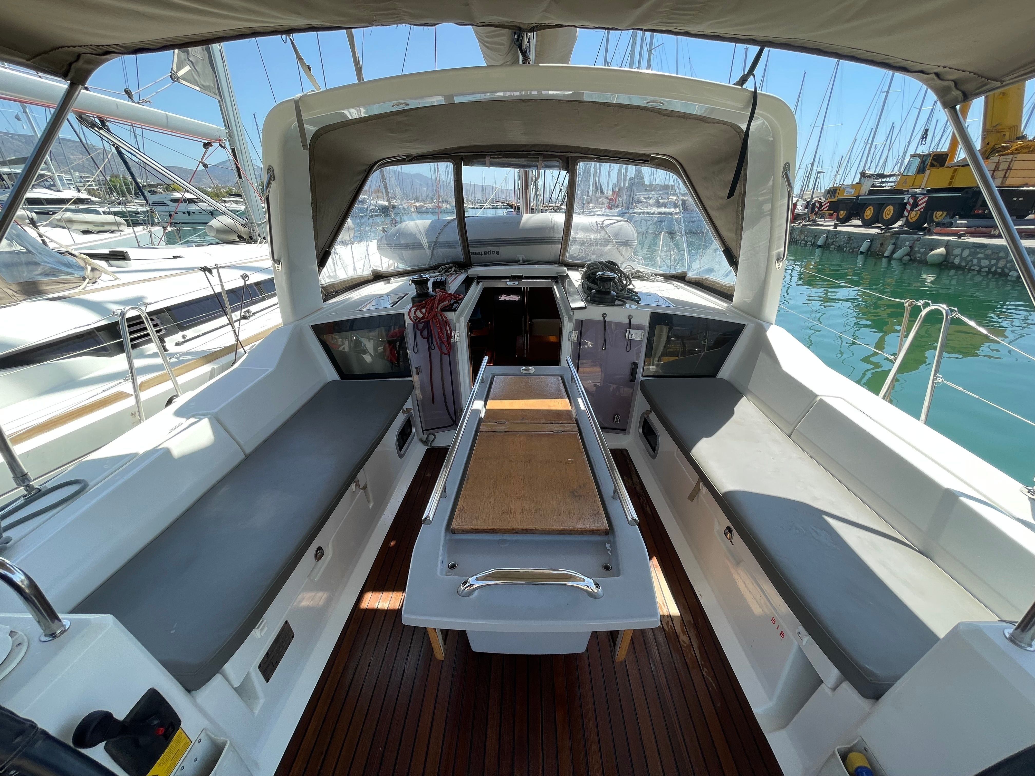 Beneteau Oceanis 41.1 | Black Lion