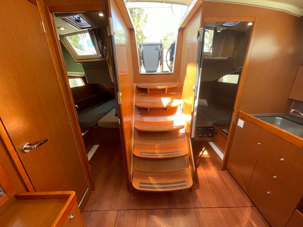 Beneteau Oceanis 41.1 | Black Lion