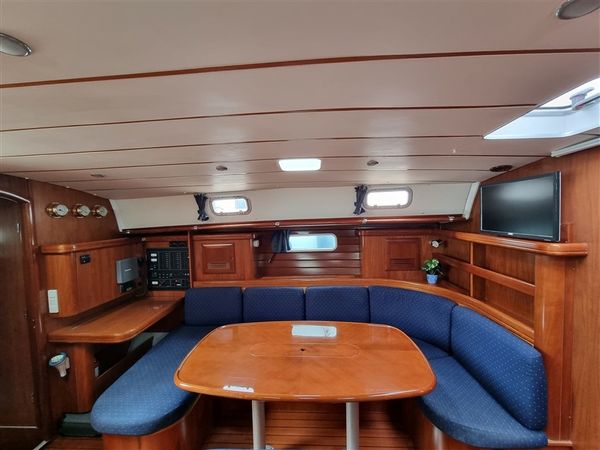 Beneteau 50 | White Lady