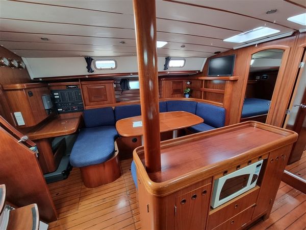 Beneteau 50 | White Lady