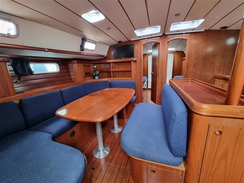 Beneteau 50 | White Lady