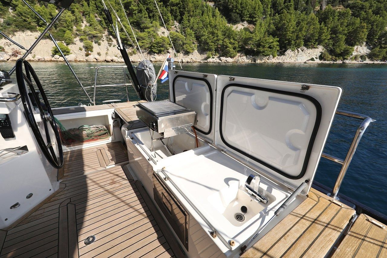 Bavaria C57 | Be Luxe