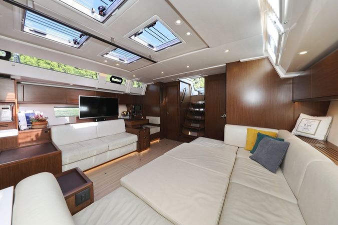 Bavaria C57 | Be Luxe