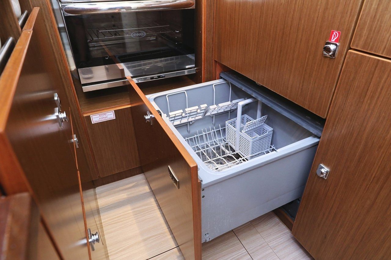 Bavaria C57 | Be Luxe