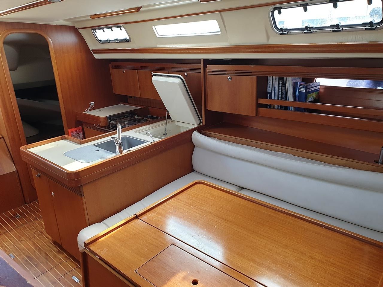 Dufour 44 | Jonathan Pink