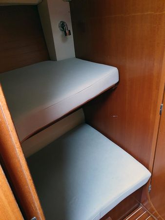 Dufour 44 | Jonathan Pink