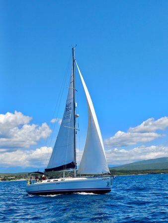 Dufour 44 | Jonathan Pink