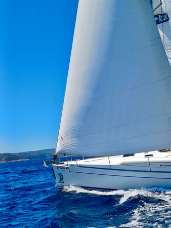 Dufour 44 | Jonathan Pink