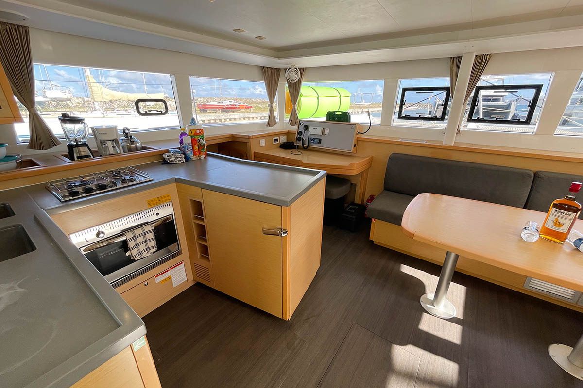 Lagoon 450 F | Judges' Chambers