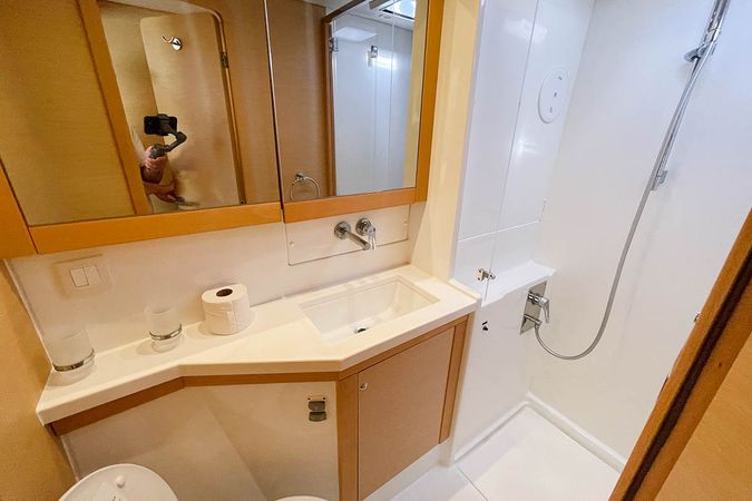 Lagoon 450 F | Judges' Chambers