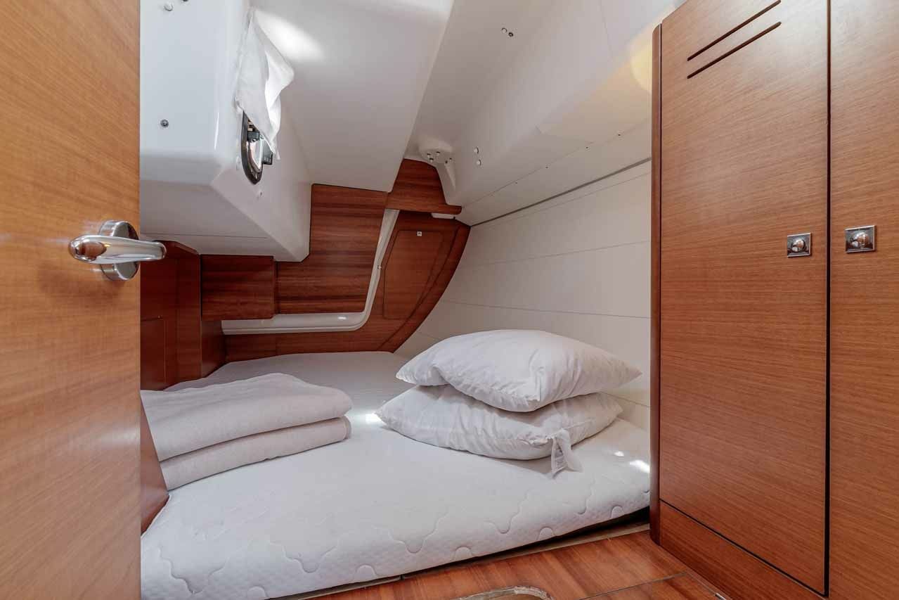 Dufour 350 | Wave