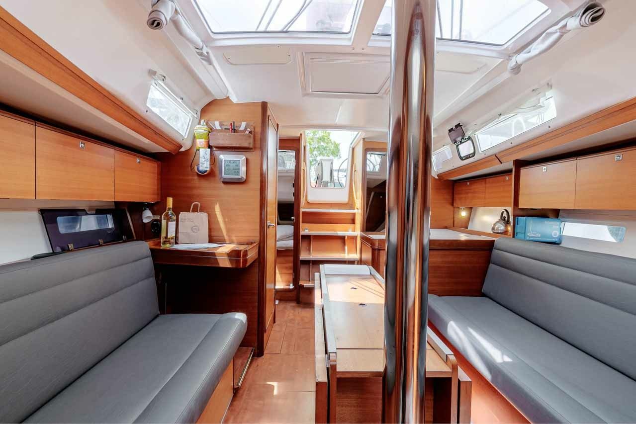 Dufour 350 | Wave