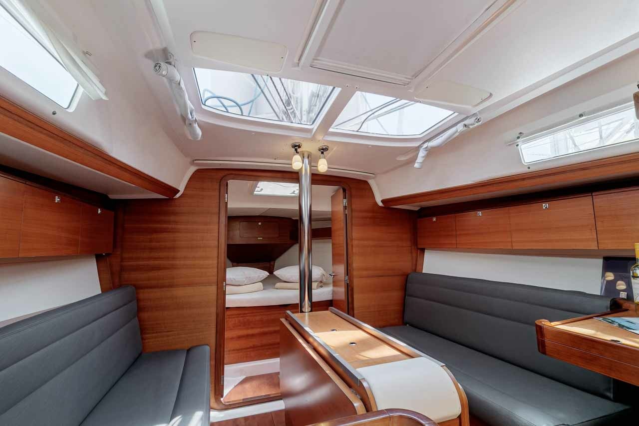 Dufour 350 | Wave
