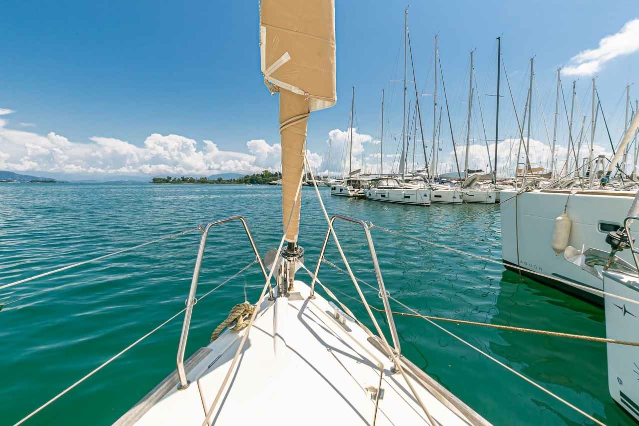 Dufour 350 | Wave